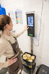 Van alle foodwaste wordt automatisch een foto gemaakt.